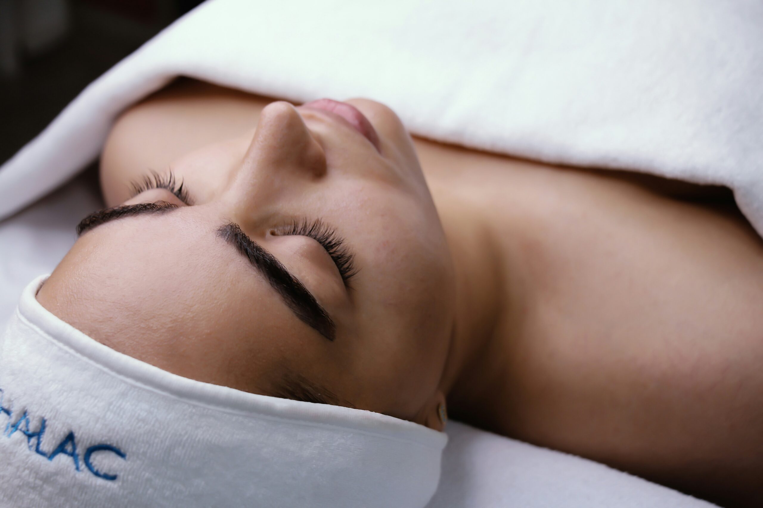 A Guide to Choosing the Right Medical Spa for Your Skin and Body Needs